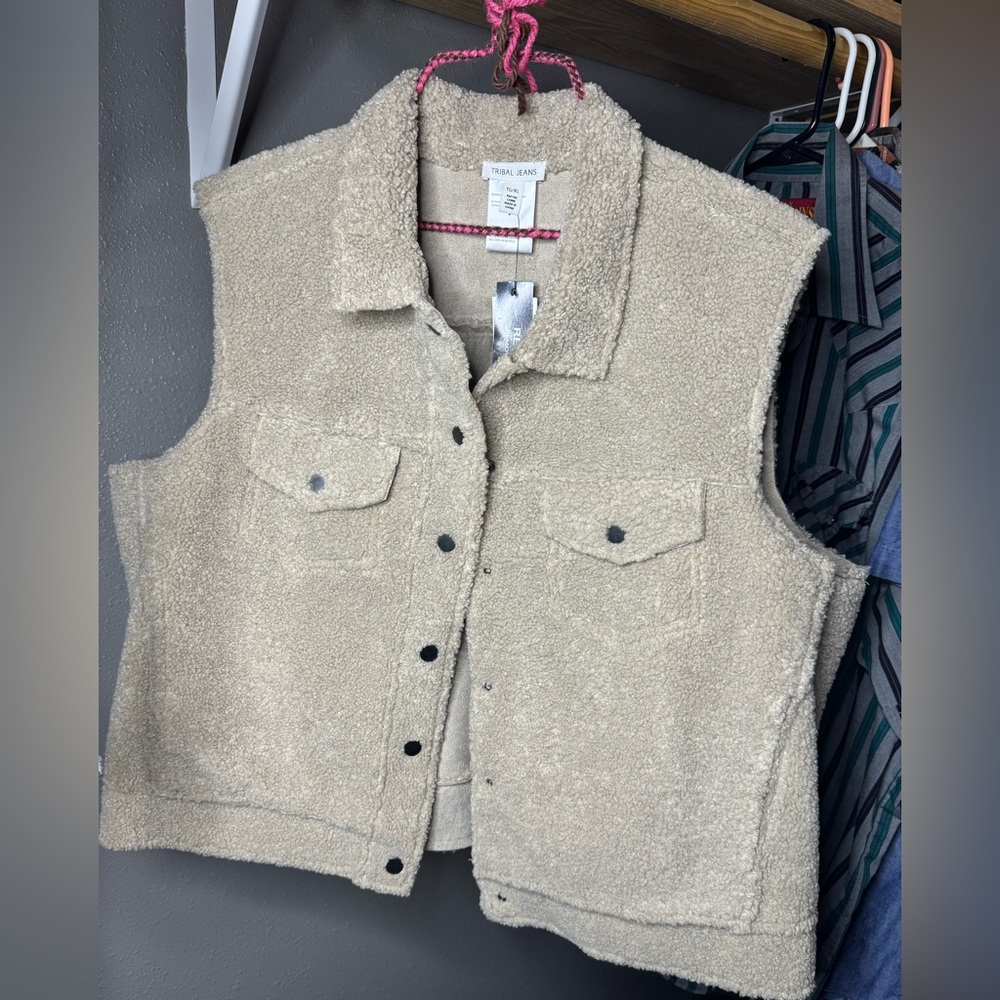 Tribal Ladies Ashwood Reversible Faux Suede Sheerling Style Vest XLT